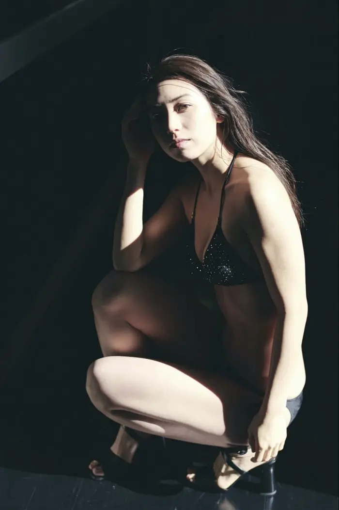 사토 아이리 사진집 「신주쿠 로널리네스」 1권