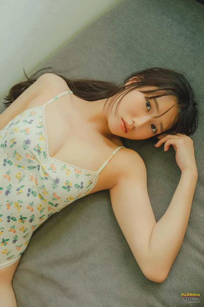 사라 후지에 영 매거진 2025년 50호