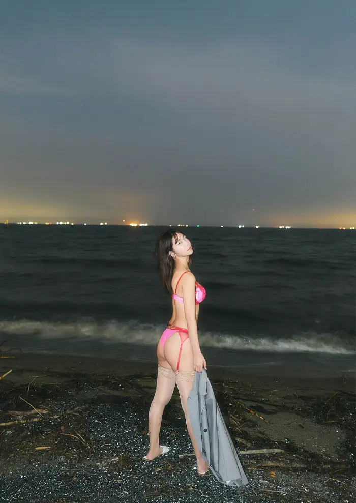 아마우 키스미 사진집 「다이탄 미드나이트」 Set.03