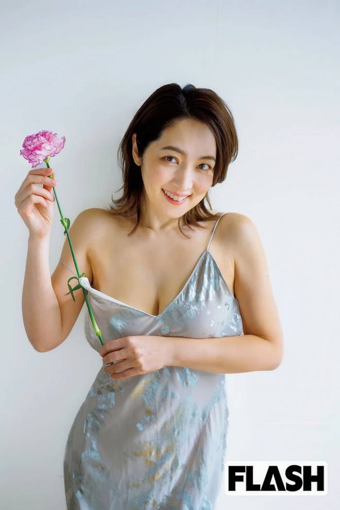 야마자키 마유미, 고토 마츠리 플래시 2025년 12월 2-9일호