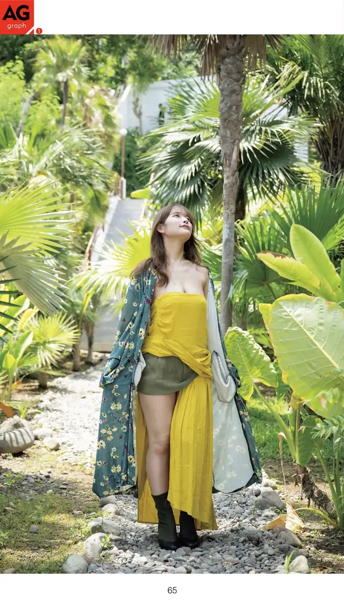 모모조노 레나 주간 매거진 화보