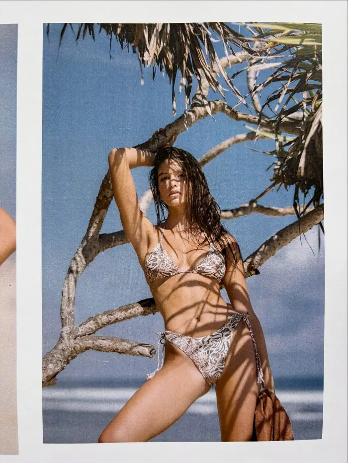 태닝도 완벽한 서양 비키니녀