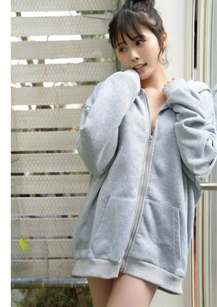 아카리 시라세 1st 사진집 [ 착각 ] Set.02