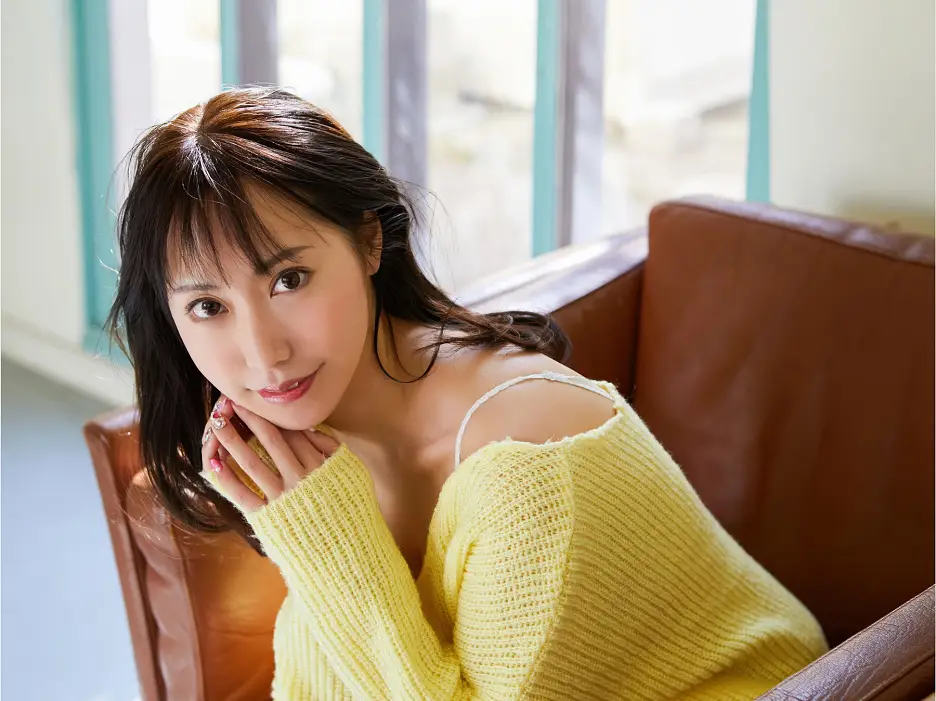 이누마루 리리코 (戌丸凛々子), FRIDAY 디지털 사진집 『현직 대형 광고 대행사 OL의 글래머러스 바디 vol.2』 Set.03