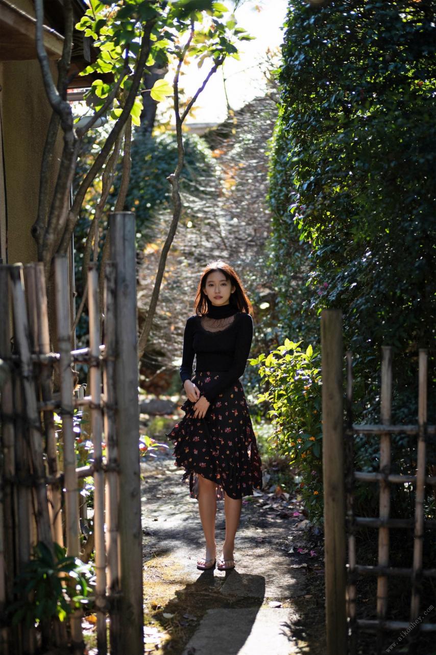 햇살에 빛나는 피부를 가진 Nene Shida 네네시다 일본처자