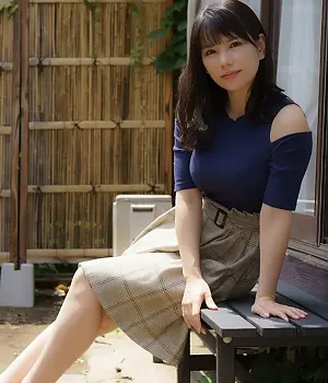 아라가키 유카 (新垣優香), 사진집 「밀키 그램머가 멈추지 않는다」 Set.02