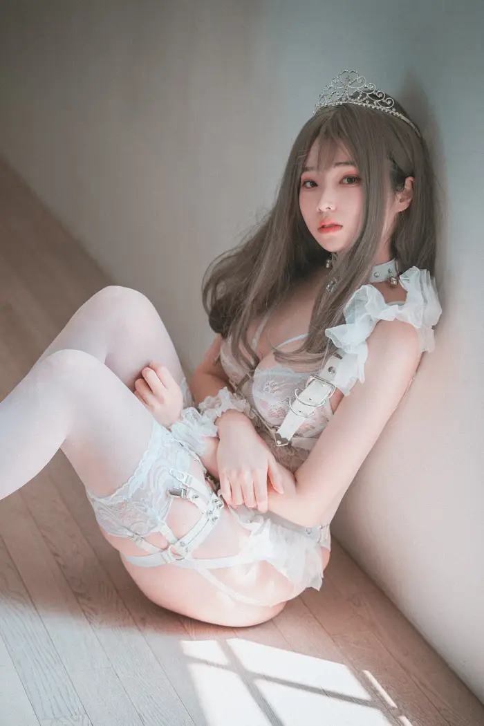 Bambi 밤비, DJAWA ‘Reine de Blanc’ 2