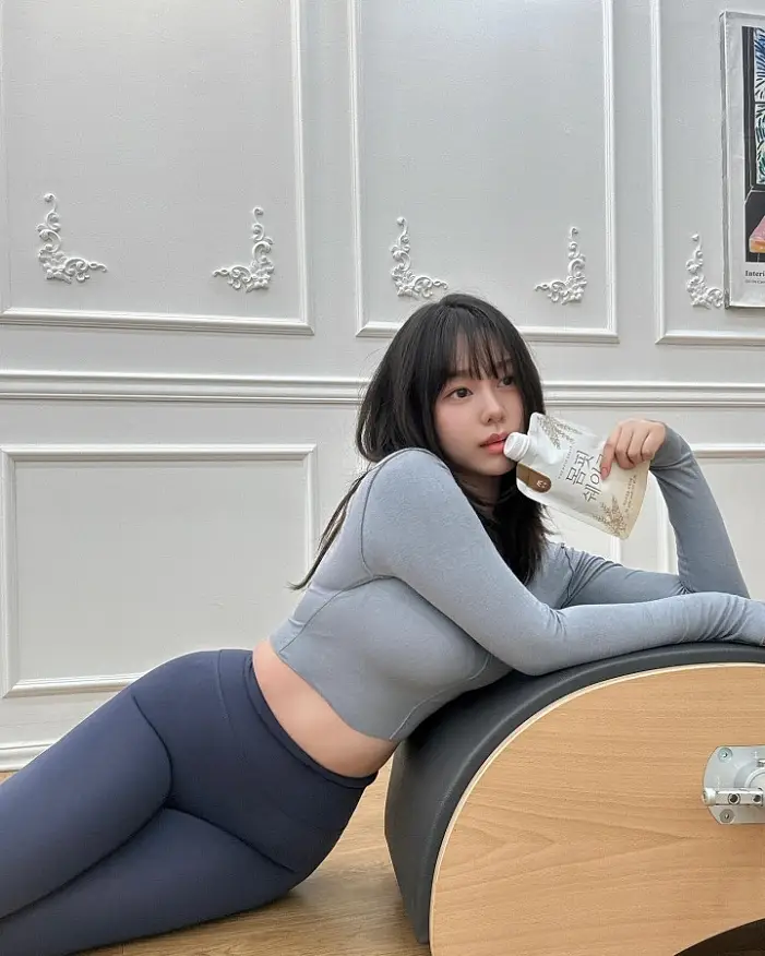 귀여운 얼굴에 무시무시한 몸매를 가진 누나