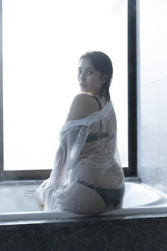 오와다 나나, FRIDAY 디지털 사진집 [스위트룸에서 단둘이] Set.02