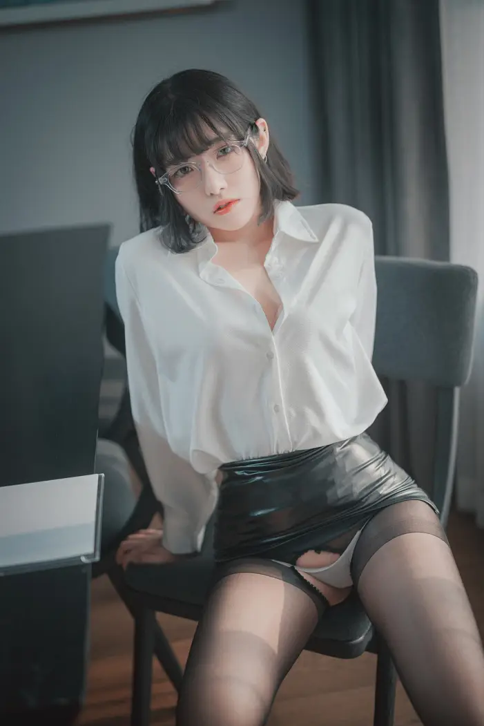 Sonson 손손, DJAWA ‘Need Your Approval’ Set.01