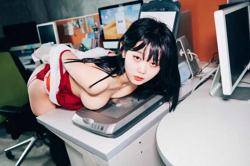 ZIA.Kwon 권지아, Loozy ‘Office Slave’ Set.05