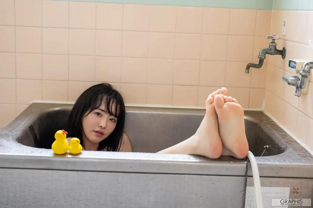 츠바키 산노미야 三宮つばき, Graphis Gals 『열정적인 시선』 Vol.06