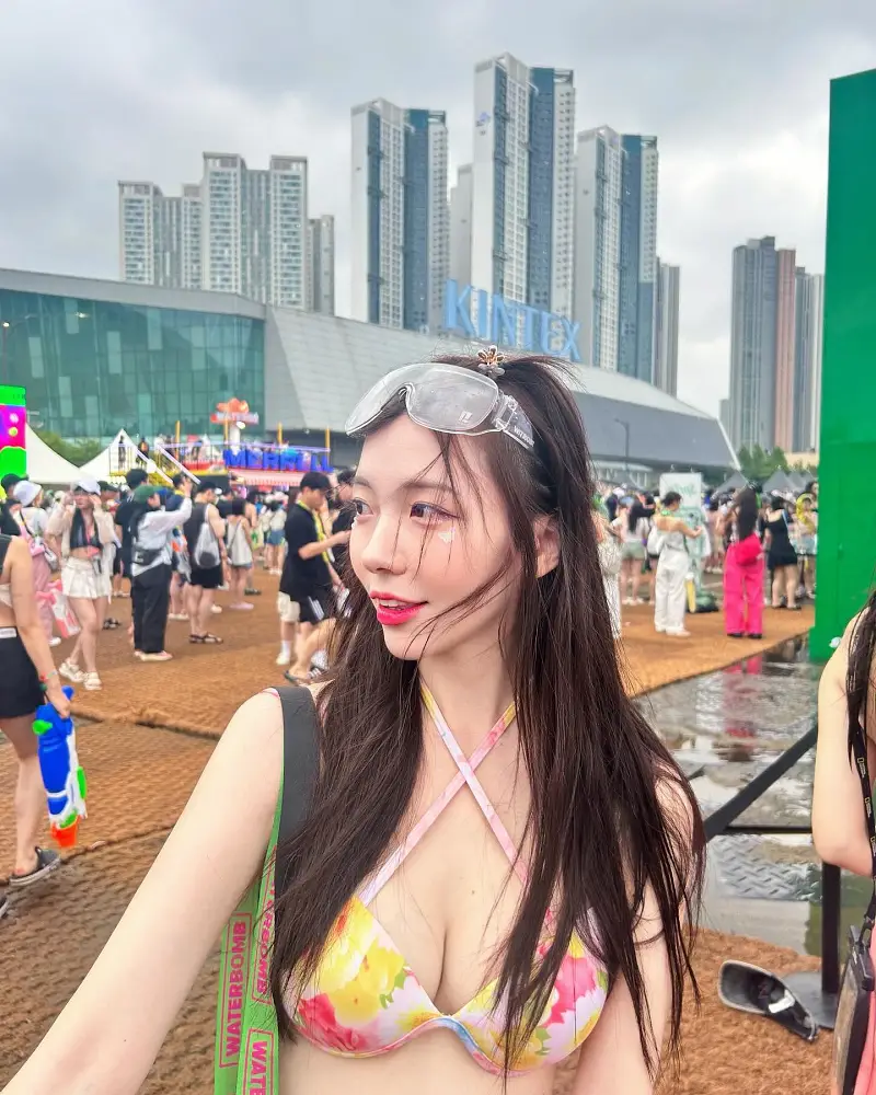 워터밤 너무 힘들어서 초점을 잃어가는 내 눈