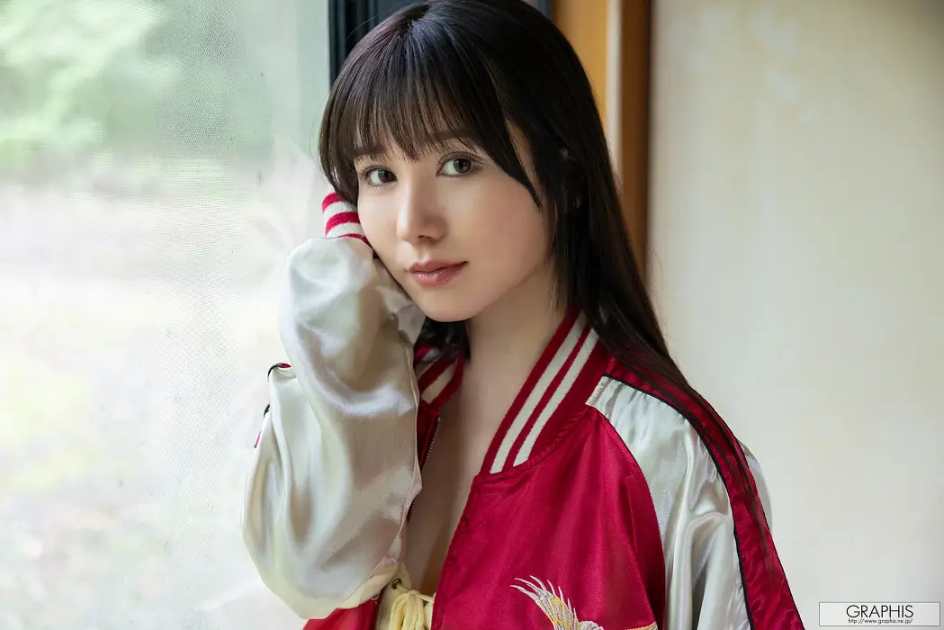 메이 잇카이치 五日市芽依, Graphi스 스페셜 그라비아 「휴가」 Vol.04