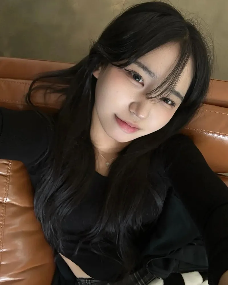 아슬아슬한 교복치마 사이