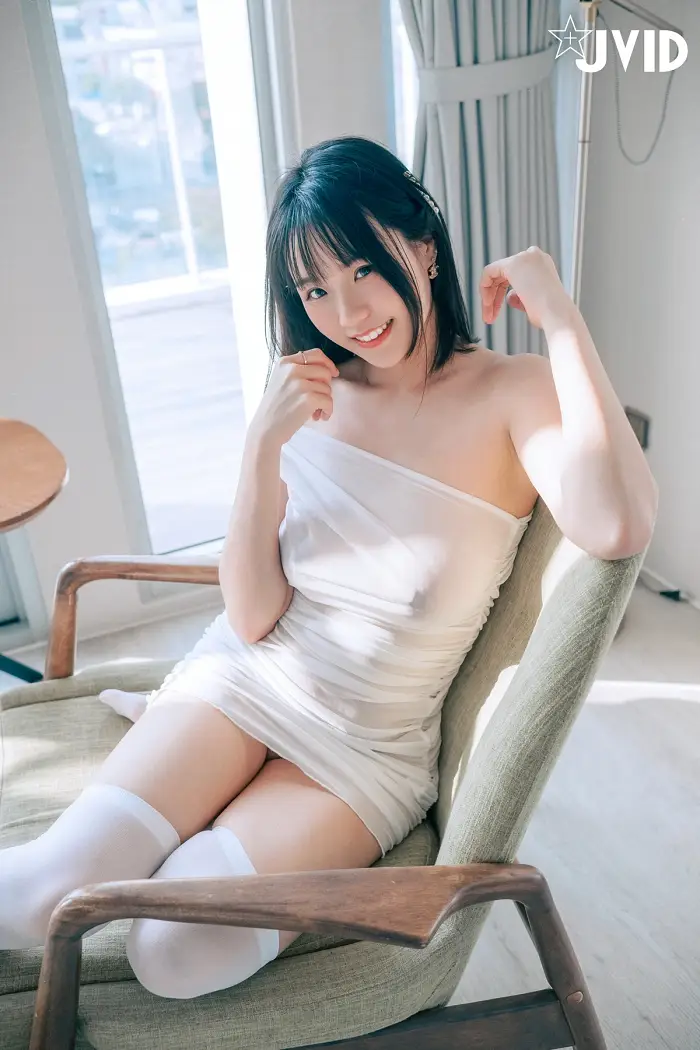 거유 애인의 불륜 여행