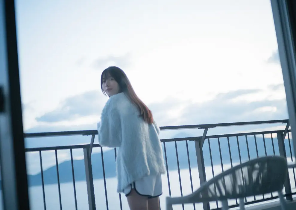 사사키 코토코, 첫 번째 사진집 「새벽의 꿈」 Set.02