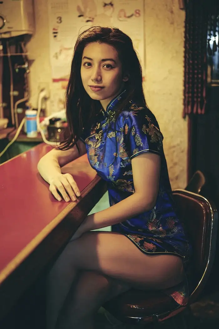 사토 아이리, FRIDAY 디지털 사진집 「신주쿠 로널리네스」 1권