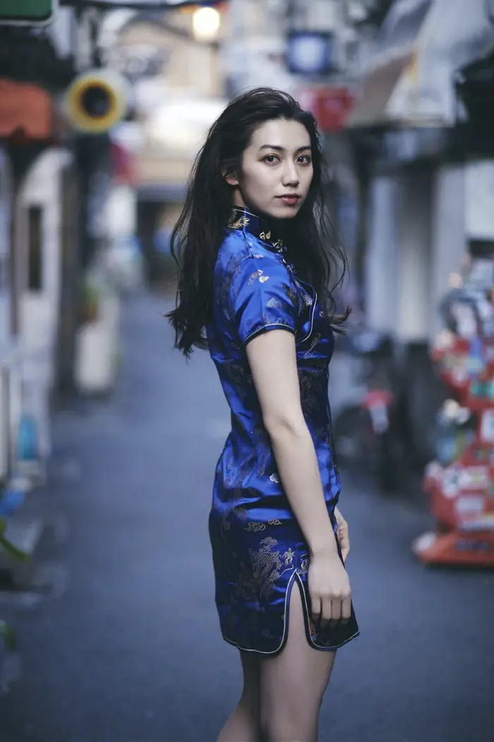 사토 아이리, FRIDAY 디지털 사진집 「신주쿠 로널리네스」 1권